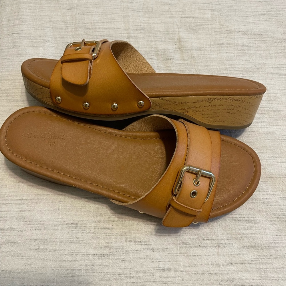 Universal threads sandals - Picture 5 of 5